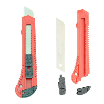 Nůž s odlamovací čepelí 18 mm