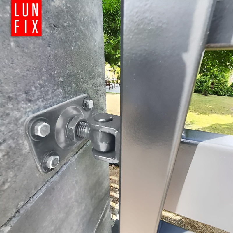 Zawias regulowany do bramy furtki M16 z płytą  80x80x3,0 mm