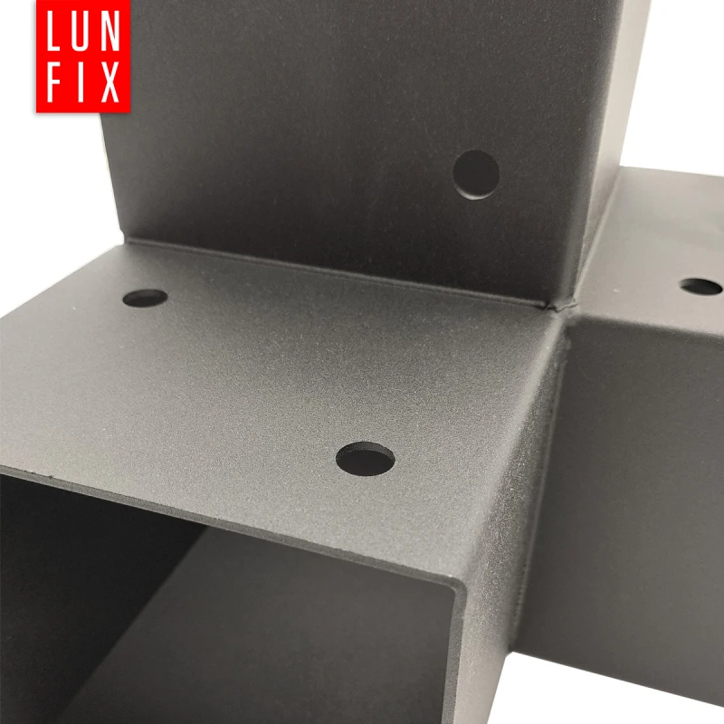 Černá spojka nosníku typu Y 100x100 mm s černými vruty 8x40 mm – montážní sada
