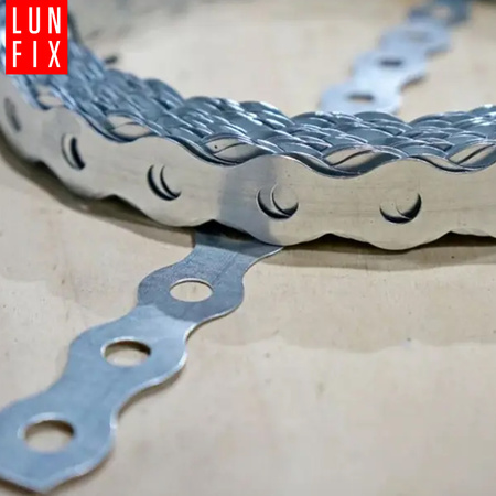 Zavětrovací pás 12x0,7 upevňovací páska role 10m