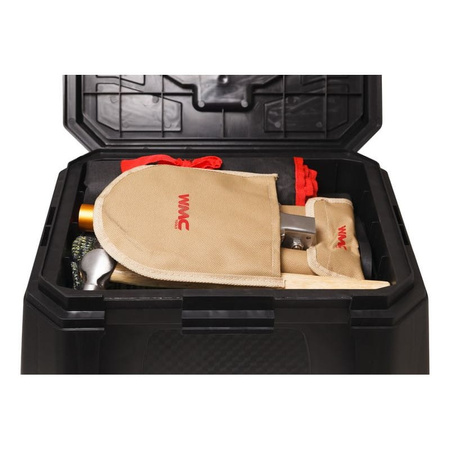 Sada nářadí stolek lopata klíče skříňka na nářadí