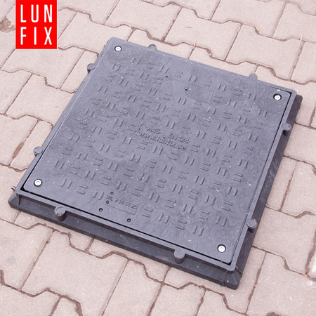 Poklop šachty, víko 50x50 cm, černý