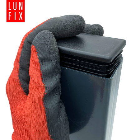 Zátka na sloupek 40x40 černá 1ks.