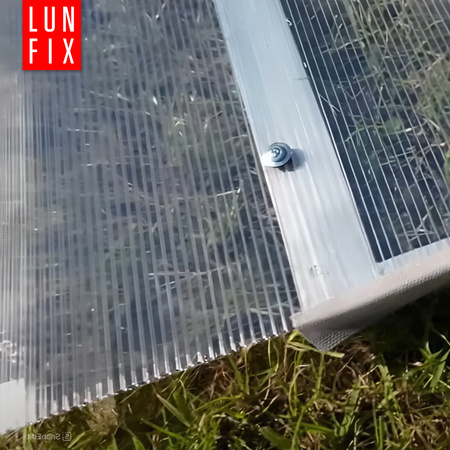 Komůrkový polykarbonát 6 mm čirý 695x1500 mm pro skleníky čirá deska