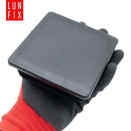 Zátka na sloupek 120x120 černá 1ks.