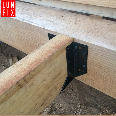 Závěs trámu černý 45x100 mm spojovací botka 1ks.