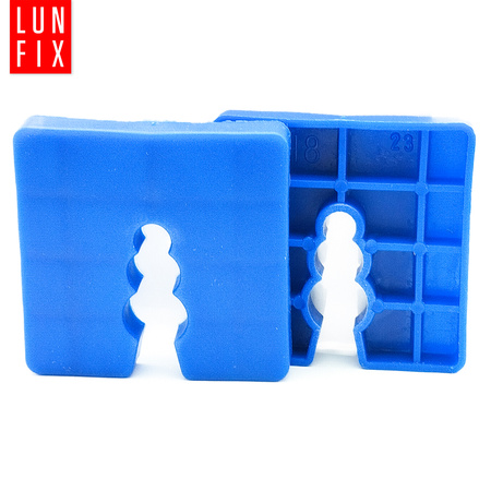 Distanční podložka 50x50x8mm 50 ks.